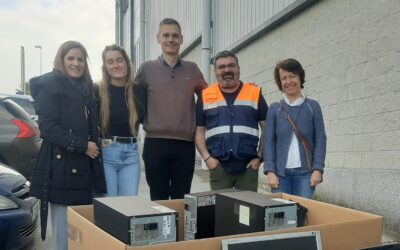 Lontana Group donates computer equipment to the Claret Social Fondoa Foundation